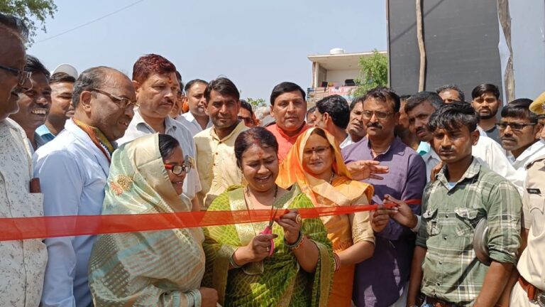 10 दिवसीय मेले का फीता काटकर विधायक कुशवाह ने की मेले की शुरुआत