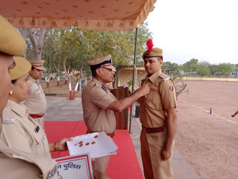 पुलिस ने मनाया स्थापना दिवस 12 पुलिसकर्मी हुए सम्मानित