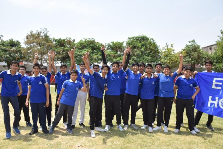 तीन दिवसीय इंटर हाउस क्रिकेट टूर्नामेंट का शुभारंभ