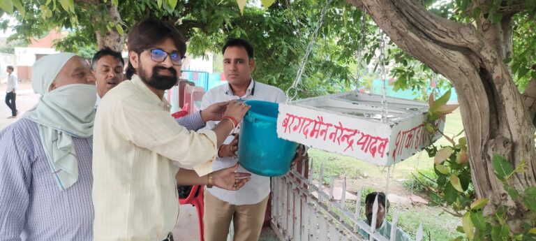 जीव दया अभियान : गर्मी के मौसम में परिंडा पक्षियों के लिए राहत देते है-गौरव पराशर