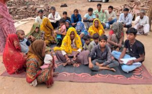 जागरूकता बैठक में दी कानूनों और योजनाओं की जानकारी