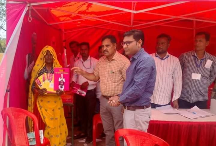 संभागीय आयुक्त ने महंगाई राहत कैंप का किया औचक निरीक्षण, दिए दिशा निर्देश