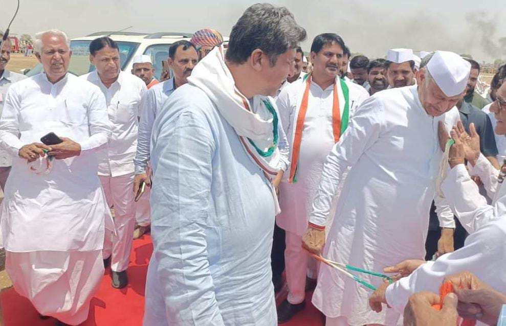 मुख्यमंत्री का धौलपुर दौरा, मुख्यमंत्री ने महंगाई राहत कैंप का किया अवलोकन
