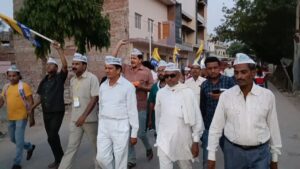 AAP workers celebrated the victory of Punjab Jalandhar Lok Sabha seat by distributing sweets