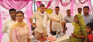 अनाथ बच्चों का सहारा बना शिविर,संरक्षक दादी मां को मिली वर्षों से अटकी पालनहार की राशि