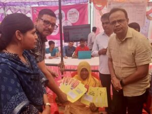 विशेष योग्यजन सियारानी का सहारा बनी सरकार,9 योजनाओं के गारंटी कार्ड मिले एक साथ, स्कूटी दिलाये जाने के भी निर्देश