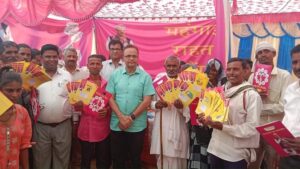 जिला कलक्टर ने किया शिविरों का निरीक्षण,3 लाभार्थियों को मिले एक साथ 9 योजनाओं के गारंटी कार्ड