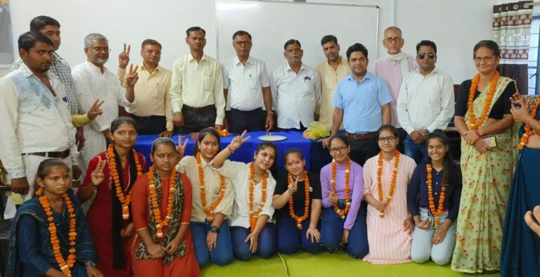 राजस्थान बोर्ड 10 वी रिजल्ट में भी चमके बालिका उच्च माध्यमिक विद्यालय बाड़ी के छात्र