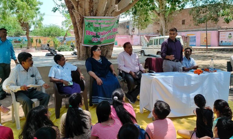 एसडीएम ने किया अभिरुचि शिविर का आकस्मिक निरीक्षण, पर्यावरण संरक्षण के प्रति जागरूक करने का दिया संदेश