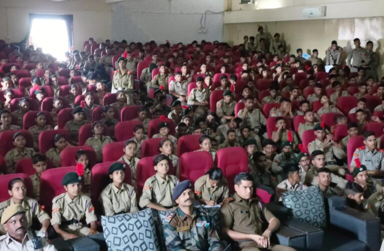 यातायात नियमों की पालना में एनसीसी कैडेट अपनी अहम भूमिका निभाई - धर्मपाल सिंह