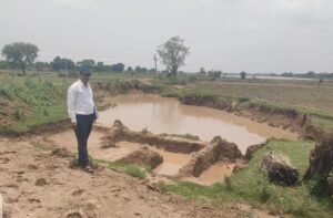 अटल भूजल योजना के अंतर्गत लाभान्वित किसानों का किया निरीक्षण