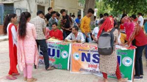 एनएसयूआई ने दूसरे दिन पीजी कॉलेज में लगाया प्रवेश सहायता शिविर