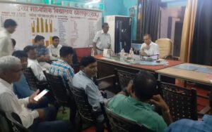 जिला कलक्टर ने किया इंदिरा गांधी स्मार्ट फोन योजना के शिविर का निरीक्षण