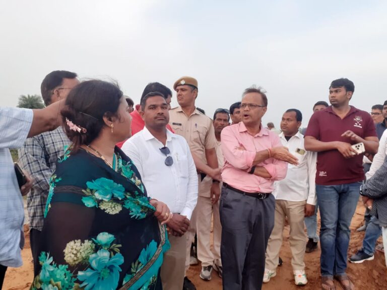 जिला कलेक्टर और विधायक ने किया छीतरिया लाल का निरीक्षण, दिए आवश्यक दिशा निर्देश