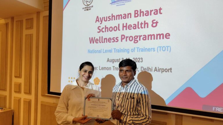 स्कूल हेल्थ वेलनेस कार्यक्रम में राष्ट्रीय स्तर के प्रशिक्षक के रूप में चौहान ने लिया भाग