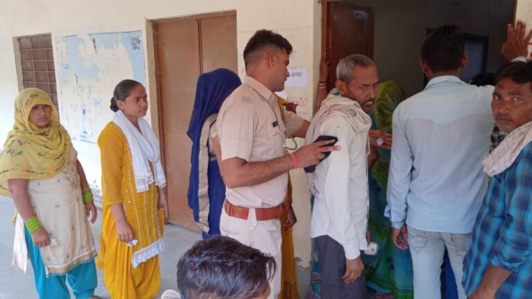 बसईनवाब सरंपच बनी उपमा सोनी