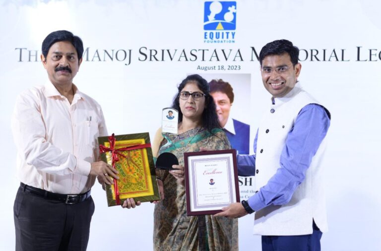 स्मार्ट विलेज धनौरा के डॉ. सत्यपाल सिंह मीना का पटना में किया सम्मान