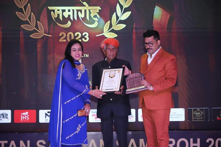 कला - संस्कृति, शिक्षा, समाजसेवा और खेल क्षेत्र की 101 प्रतिभाए जयपुर रत्न से नवाजी गयीं।