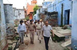 जिला निर्वाचन अधिकारी एवं पुलिस अधीक्षक द्वारा मतदान केन्द्रों के निरीक्षण का सिलसिला जारी संवेदनशील मतदान केंद्रों का निरीक्षण, व्यवस्थाओं का लिया जायजा