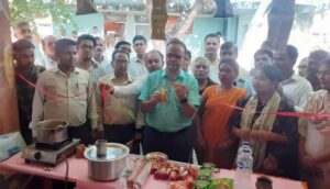 जिला कलक्टर ने किया राजीविका की महिलाओं द्वारा संचालित दीदी कैन्टीन का शुभारंभ