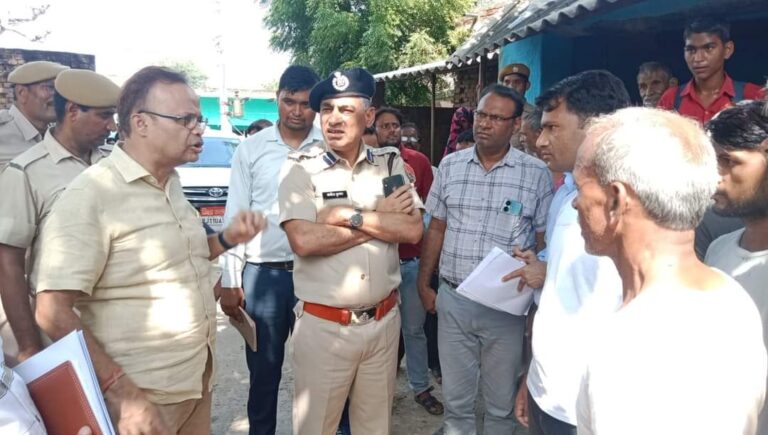 जिला निर्वाचन अधिकारी एवं पुलिस अधीक्षक ने किया क्रिटिकल मतदान केन्द्रों का निरीक्षण