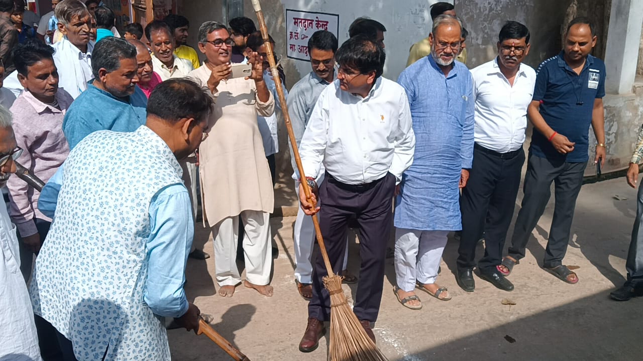 राष्ट्रपिता महात्मा गांधी एवं देशभक्त लाल बहादुर शास्त्री को किया याद।