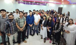 यूथ कल्याण संस्थान ने जिले के कलाकारों के लिए कराया ओपन माइक कार्यक्रम