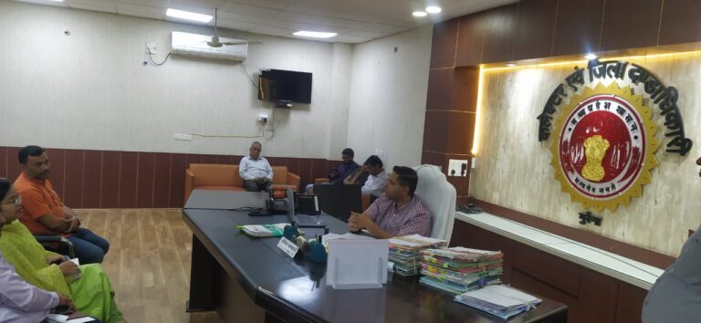 विधानसभा चुनाव में वाहन व्यवस्था हेतु जिला परिवहन अधिकारी ने DM मुरैना से की मुलाकात