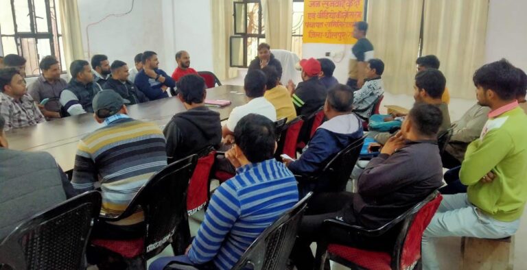 ई मित्र संचालकों के द्वारा जनता को सभी सरकारी योजनायों का मिले लाभ - ब्लॉक प्रोग्रामर लोकेश धाकड़