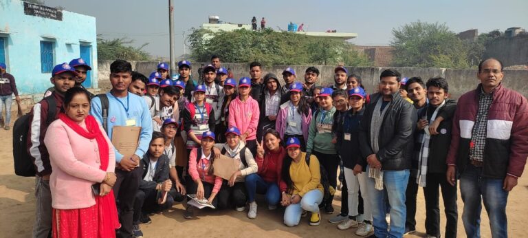 विद्यार्थियों ने गांवों का किया आर्थिक एवं सामाजिक सर्वेक्षण