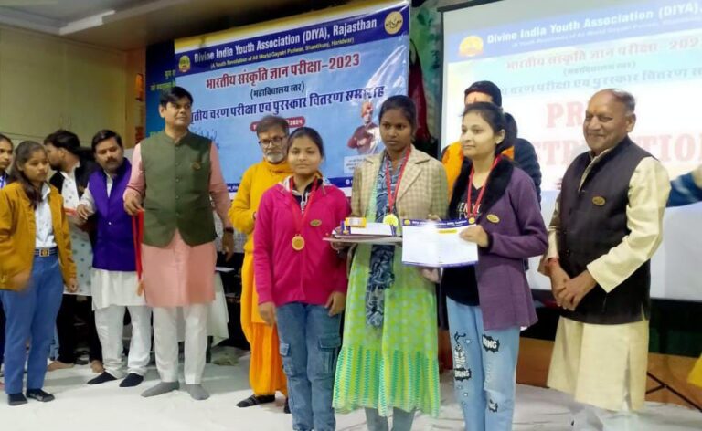 शिक्षा के साथ-साथ संस्कार भी आवश्यक -सक्सेना