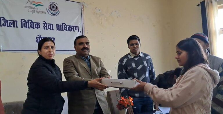 19 विशेष योग्यजनों को वितरित की ब्लाईंड स्मार्ट स्टिक