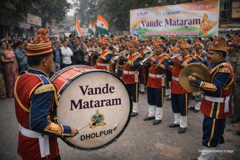 धौलपुर पुलिस ने गुलाब बाग चौराहे पर किया बैंड वादन कार्यक्रम, वंदे मातरम् के 150 वर्ष पूरे होने पर आयोजन