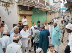 बाड़ी में ईद-उल-फितर 2026 का उल्लास: मस्जिदों और ईदगाहों में गूंजी 'अल्लाह-हु-अकबर' की सदाएं, गले मिलकर दी मुबारकबाद