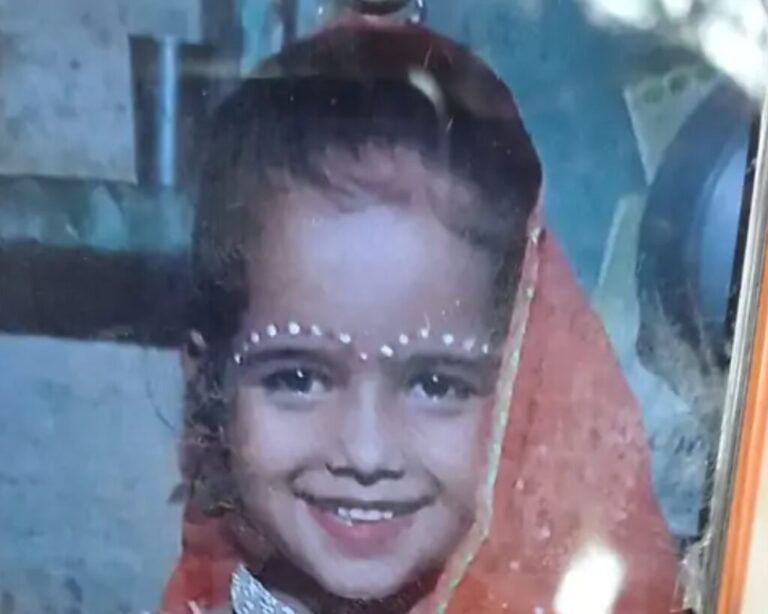 रामगढ़ में भीषण सड़क हादसा: अनियंत्रित होकर पलटा सवारियों से भरा ऑटो, 7 साल की मासूम पलक की दर्दनाक मौत, 4 लोग गंभीर रूप से घायल