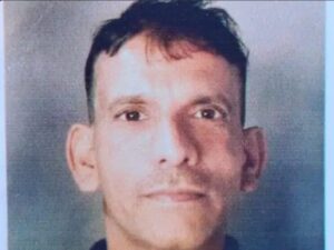 फिरोजाबाद क्राइम न्यूज़: नगला सिंघी में 1 युवक का खौफनाक शव पेड़ से लटका मिला, अवैध संबंध के शक में दर्दनाक हत्या का आरोप, गांव में भारी तनाव