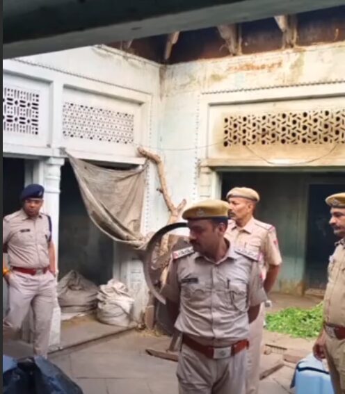 धौलपुर पुलिस का 'ऑपरेशन प्रहार': 24 साल से फरार लूट का खौफनाक वांटेड अपराधी यूपी से गिरफ्तार, 1 शानदार कामयाबी
