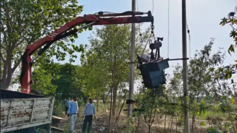 1 बड़ा एक्शन: धौलपुर में बिजली चोरों पर खौफनाक प्रहार, 20 लाख के बकाया पर 12 ट्रांसफार्मर जब्त, 45 पर भीषण जुर्माना