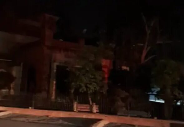 1 बड़ी प्रशासनिक विफलता: धौलपुर में ब्लैकआउट मॉक ड्रिल साबित हुई खौफनाक मजाक, सरकारी इमारतों पर जलती रहीं लाइटें, जनता रही भीषण कन्फ्यूजन में