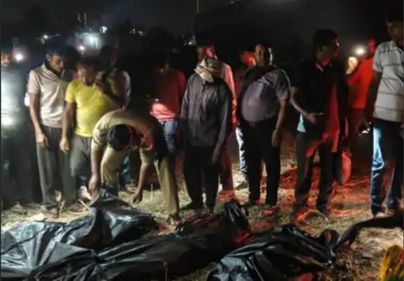 प्रयागराज में भीषण प्रयागराज ट्रेन हादसा: कालका और पुरुषोत्तम एक्सप्रेस की चपेट में आने से 5 यात्रियों की दर्दनाक मौत, फिरोजाबाद के 19 वर्षीय आकाश का खौफनाक अंत