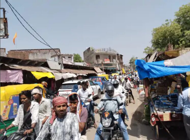 1 बड़ी जनसमस्या: बाड़ी में बिना ट्रैफिक इंचार्ज के यातायात व्यवस्था का खौफनाक पतन, भीषण जाम में उबल रही जनता, SP ने दिया सुखद आश्वासन