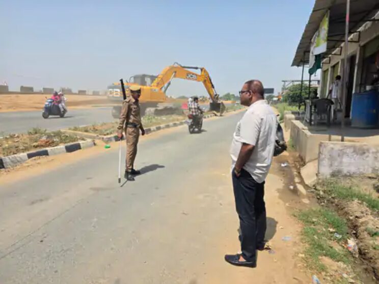 1 शानदार पहल: शिकोहाबाद NH-19 अंडरपास का भीषण भूमि विवाद सुलझा, प्रशासन की मध्यस्थता से किसानों और NHAI के बीच बनी सुखद सहमति