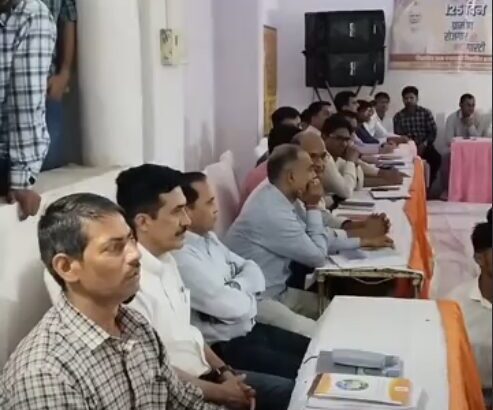 1 ऐतिहासिक चौपाल: 'स्मार्ट विलेज' धनोरा में बीती रात लगा जनता दरबार, मंत्री जवाहर सिंह बेढम और कलेक्टर ने सुनीं कड़वी सच्चाइयां, स्कूल भवन पर दिया सख्त निर्देश